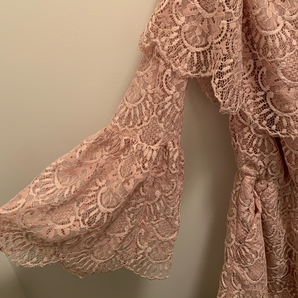 BB DAKOTA LACE ROMPER - Picture 5 of 6